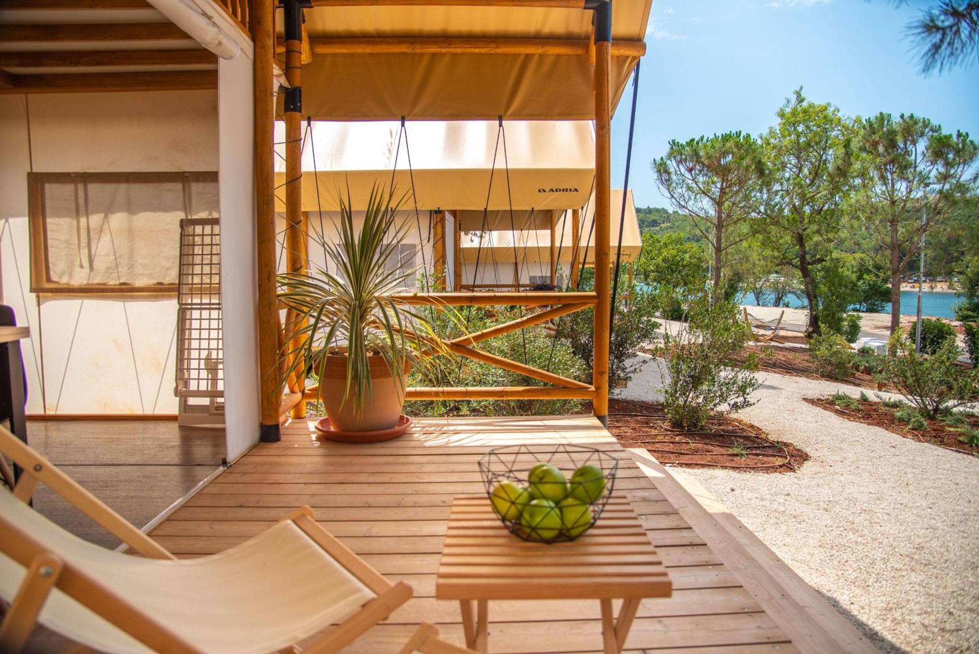 Arena One 99 Glamping Hotel Pomer Exterior photo