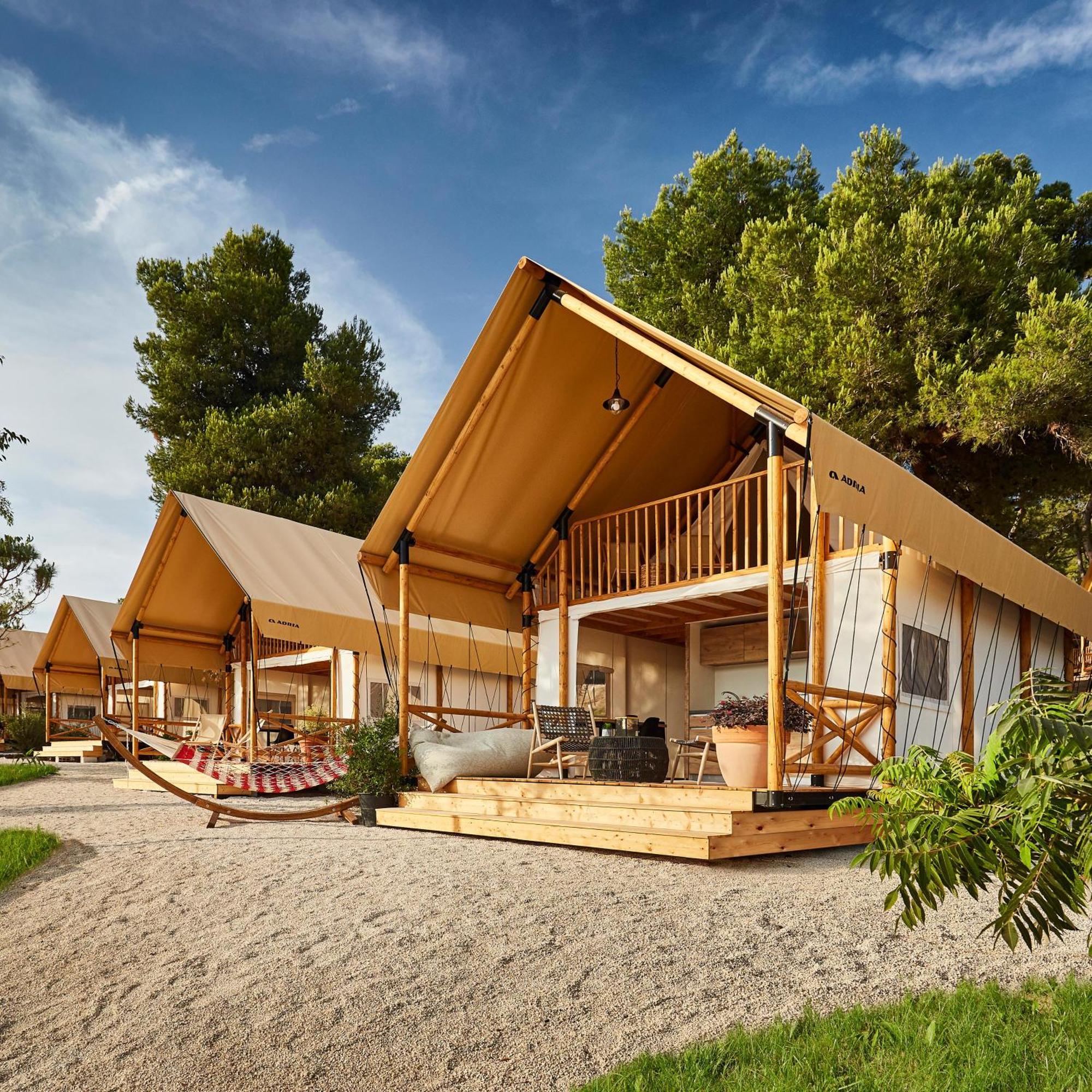 Arena One 99 Glamping Hotel Pomer Exterior photo