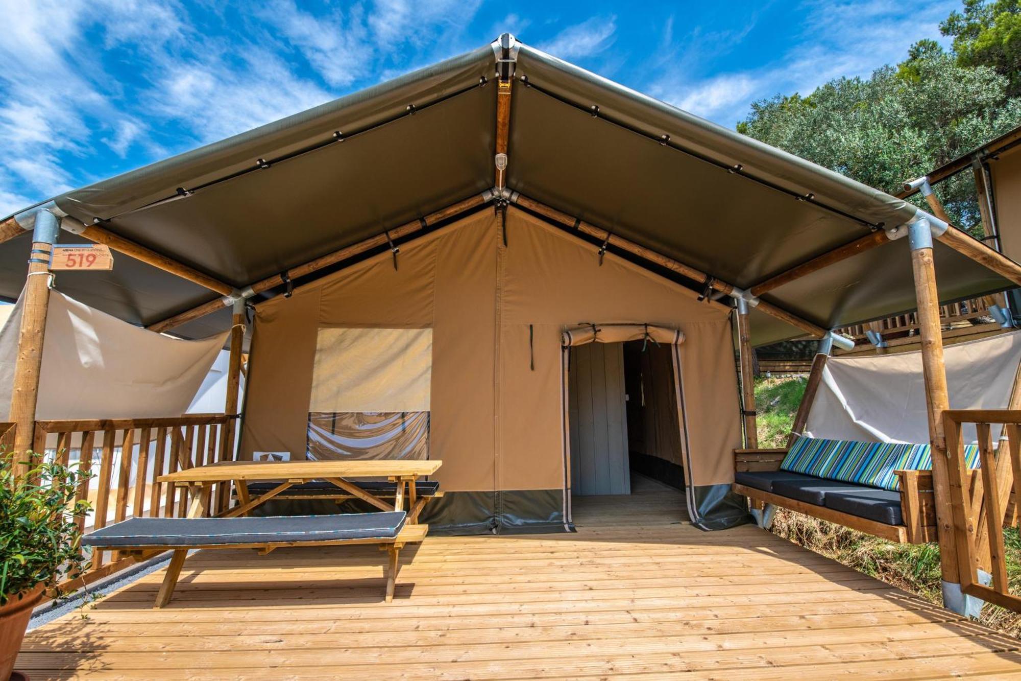 Arena One 99 Glamping Hotel Pomer Exterior photo
