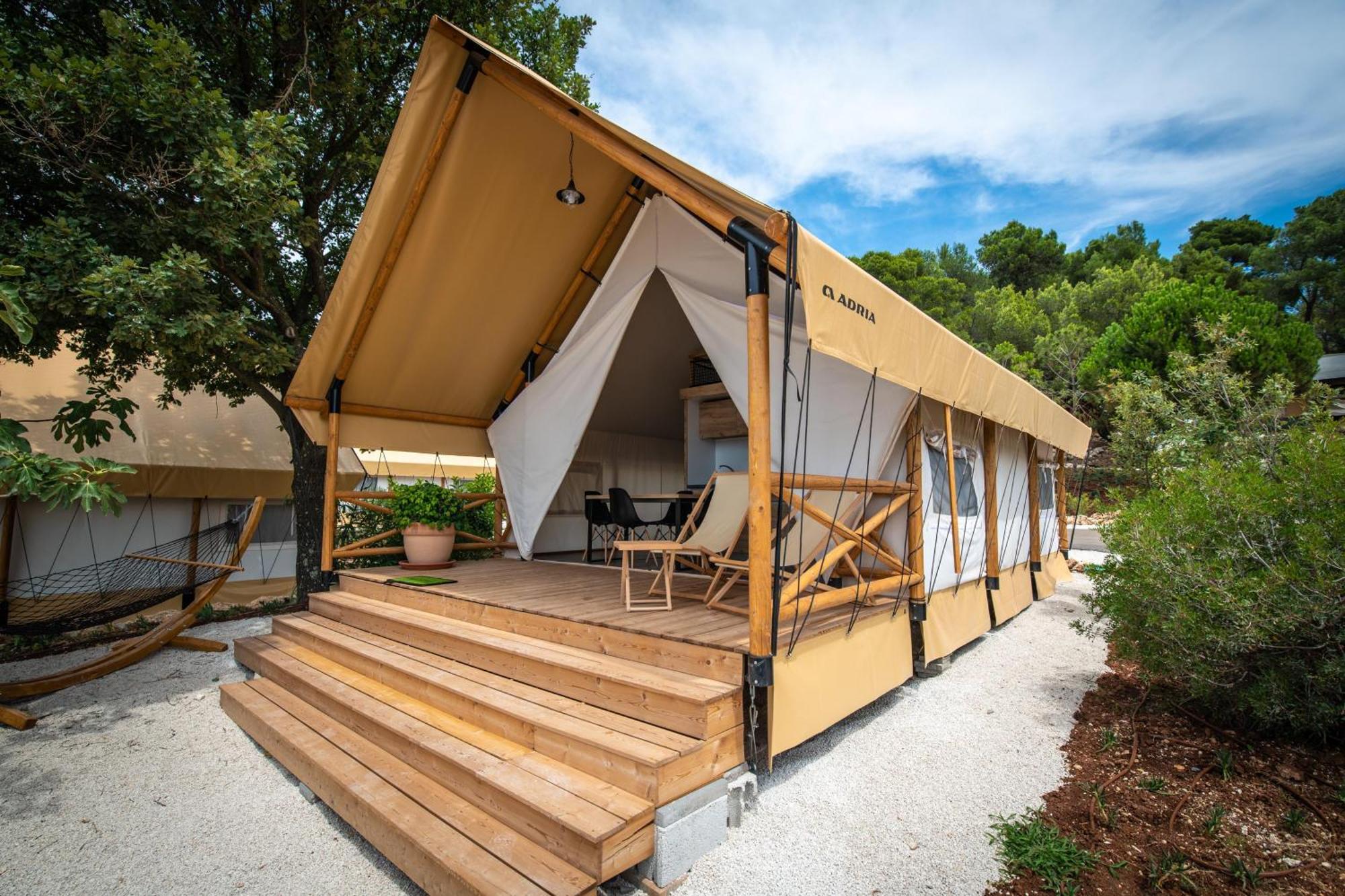 Arena One 99 Glamping Hotel Pomer Exterior photo