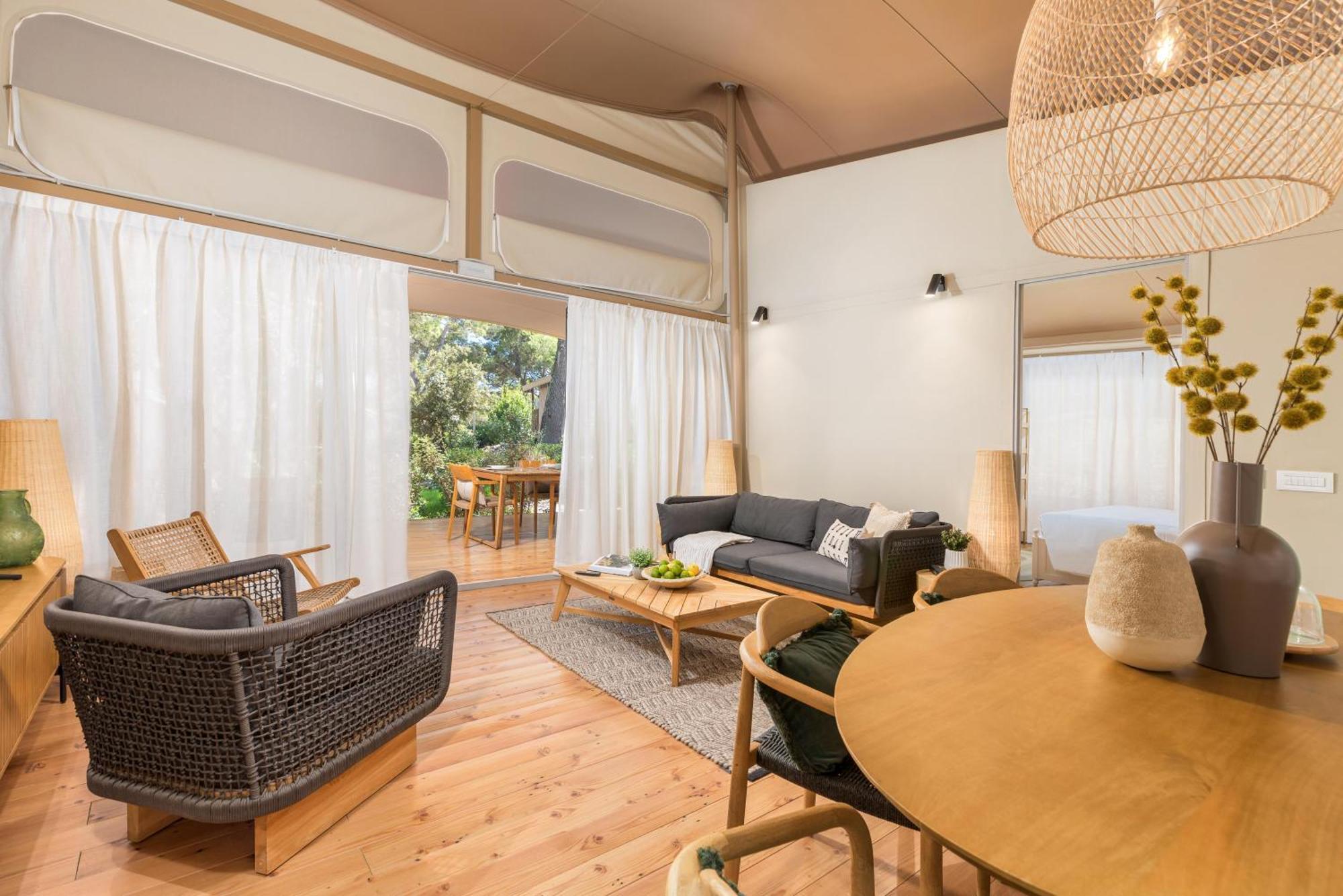 Arena One 99 Glamping Hotel Pomer Exterior photo