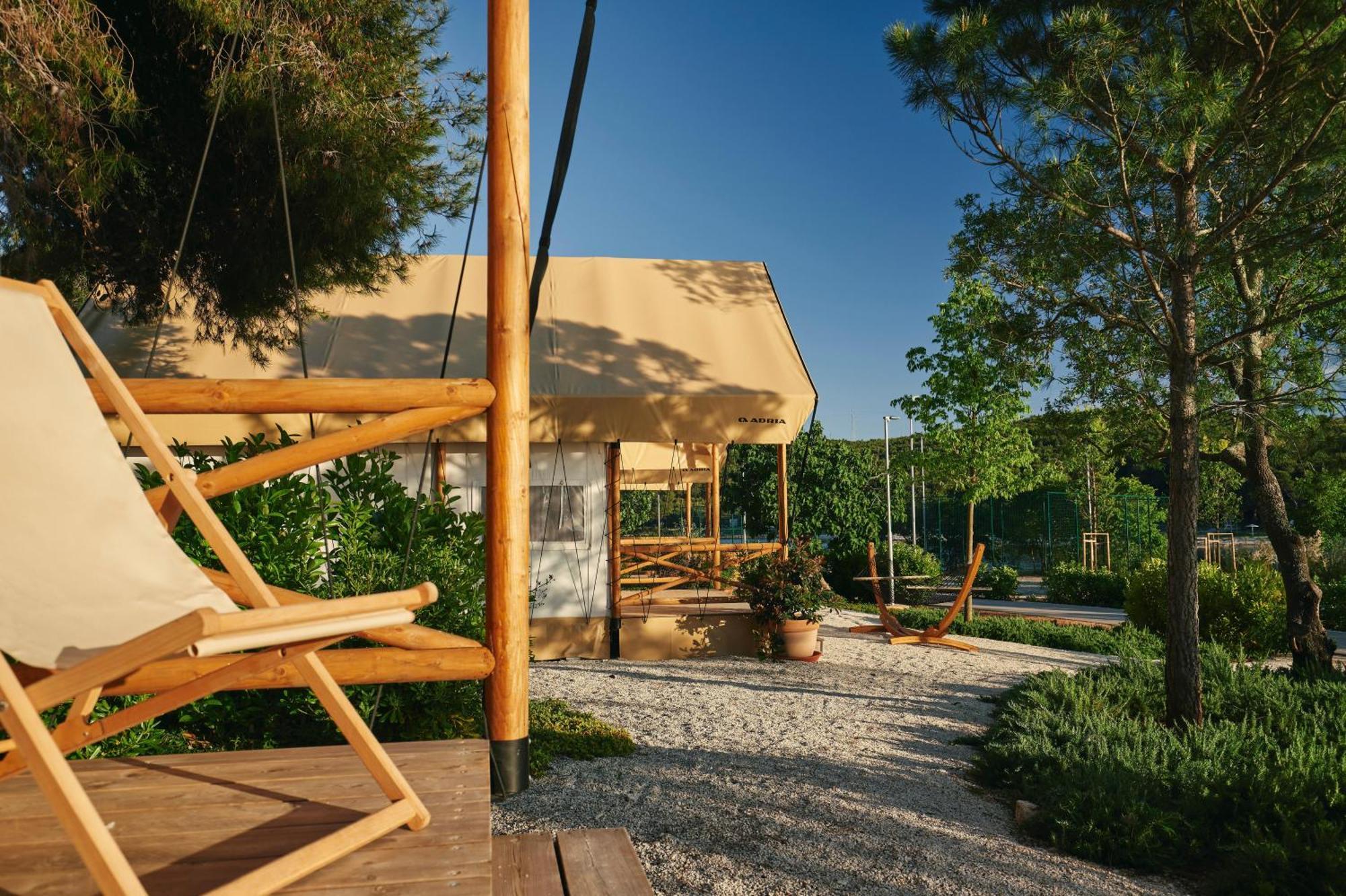 Arena One 99 Glamping Hotel Pomer Exterior photo