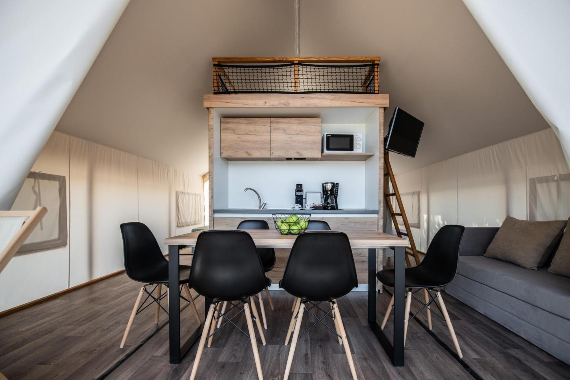 Arena One 99 Glamping Hotel Pomer Exterior photo