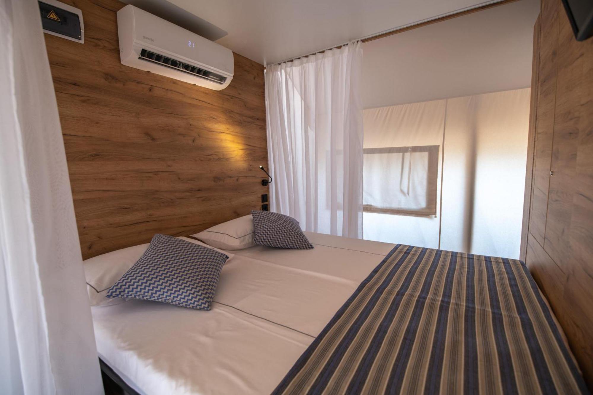 Arena One 99 Glamping Hotel Pomer Exterior photo