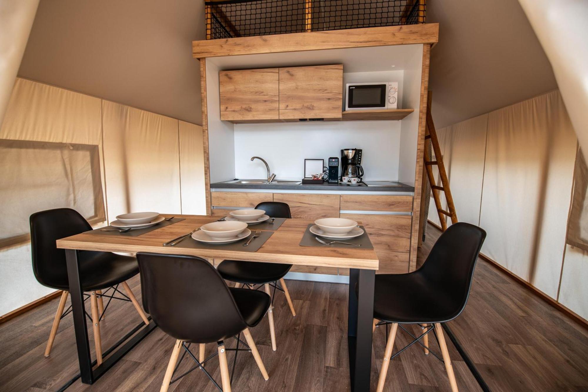 Arena One 99 Glamping Hotel Pomer Exterior photo