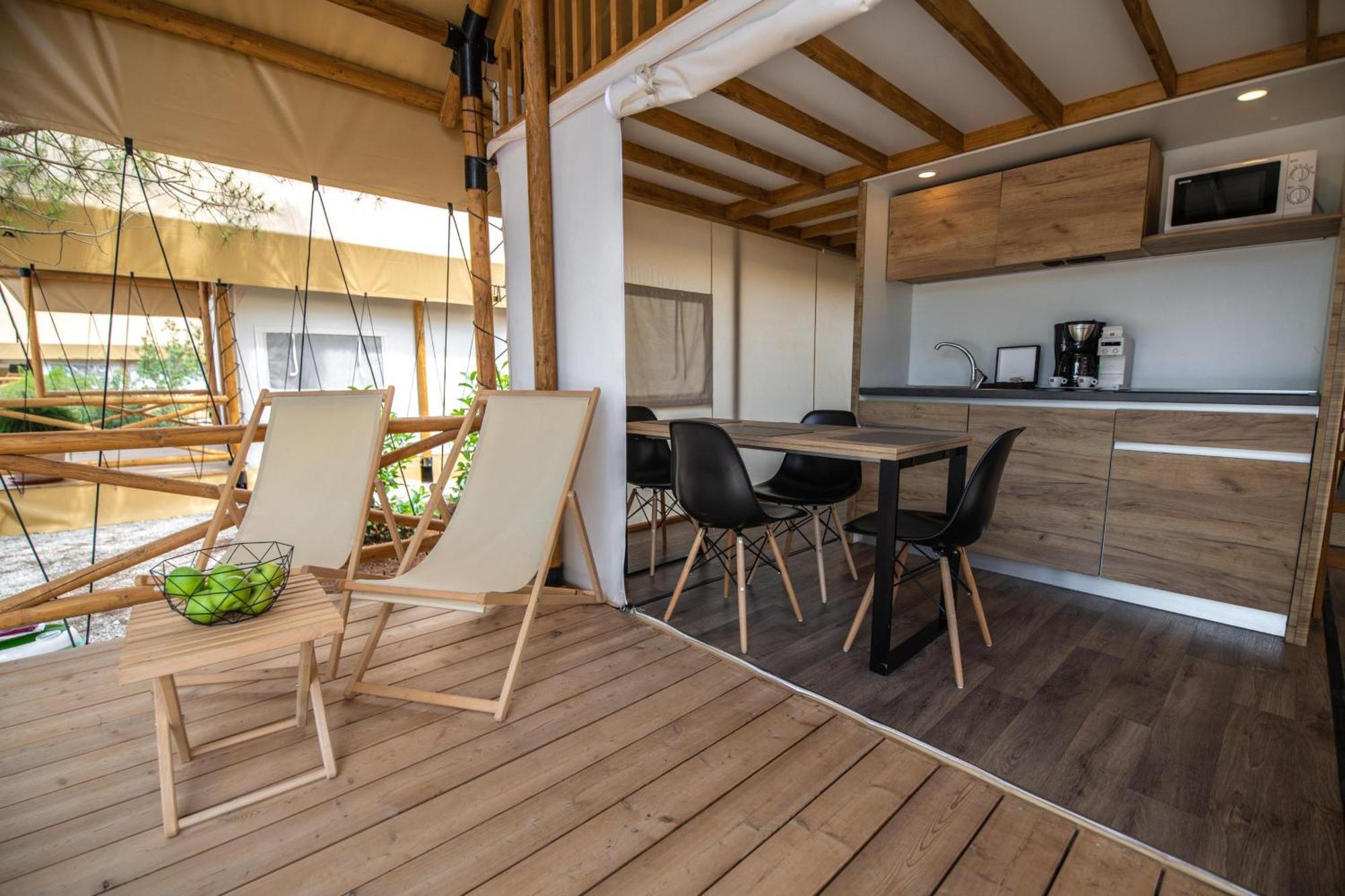 Arena One 99 Glamping Hotel Pomer Exterior photo